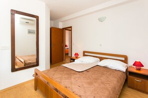 2 Schlafzimmer, Bügeleisen/Bügelbrett, kostenloses WLAN, Bettwäsche