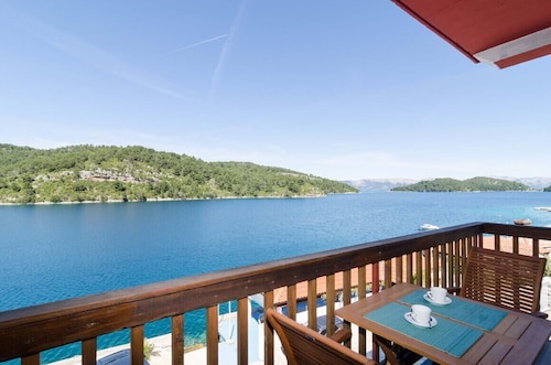 Levanat One Bedroom Apartment with Balcony and Sea View