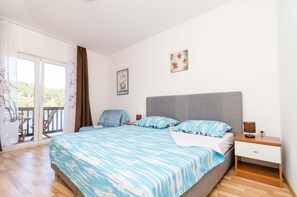 1 bedroom, iron/ironing board, free WiFi, bed sheets