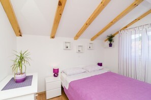 1 室のベッドルーム、アイロン / アイロン台、WiFi (無料)、ベッドシーツ