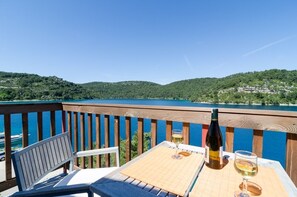 Property grounds - Corso turquoise view, 1BR APT with balcony and sea view (Mljet)