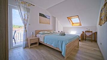 1 bedroom, free WiFi, bed sheets