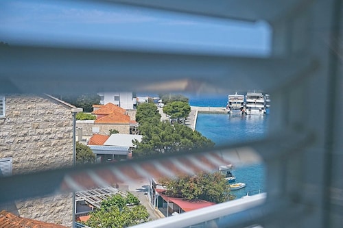 Matana Pomena - A1 Apartment with Balcony and Sea View
