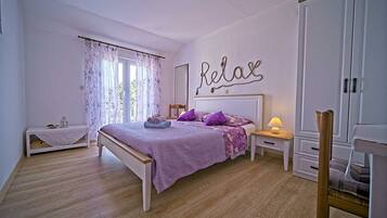 1 bedroom, free WiFi, bed sheets