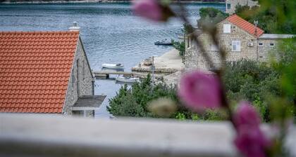 Matana Pomena - A4 One bedroom apartment with balcony and sea view