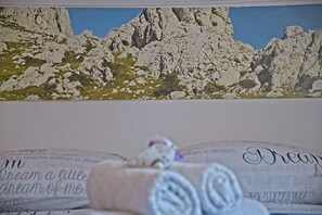 Interior detail - Matana Pomena - A5 Two-Bedroom Apartment with Terrace (Mljet)