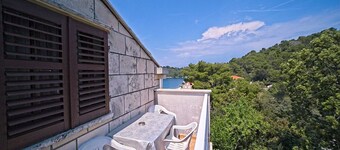 Matana Pomena - A5 Two-Bedroom Apartment with Terrace