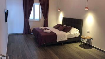 1 dormitorio, tabla de planchar con plancha, wifi gratis y ropa de cama