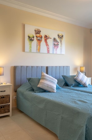2 chambres, fer et planche à repasser, Wi-Fi gratuit, draps fournis