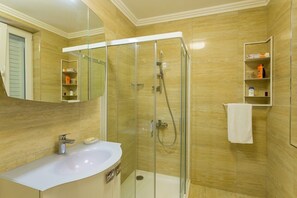 Shower, hair dryer, towels - Superior suite with sea view :) PRECIOUS MOMENTS (Mljet)