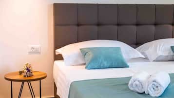 1 chambre, fer et planche à repasser, accès au Wi-Fi (inclus)