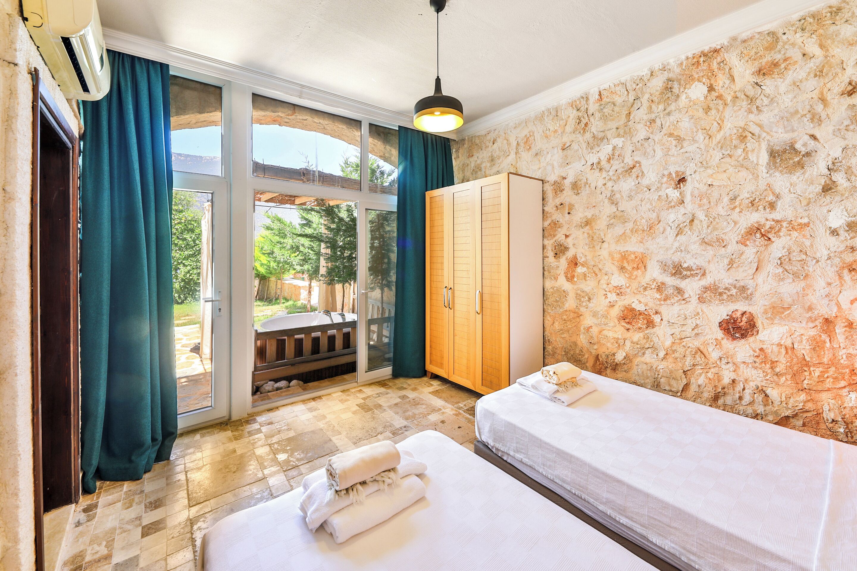 economic family room, garden floor with jacuzzi | 1 bedroom, free minibar items, in-room safe, free wifi