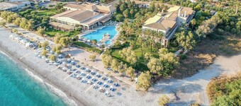 Spacious Beachfront Property (maisonette)