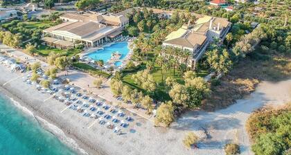 Spacious Beachfront Property (maisonette)
