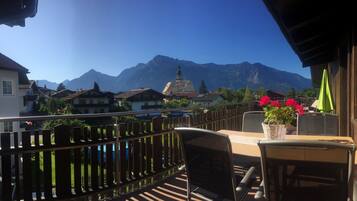 Deluxe-Apartment, 3 Schlafzimmer, Terrasse (Smaragd) | Balkon