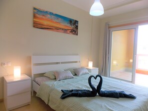 2 slaapkamers, een strijkplank/strijkijzer, gratis wifi, beddengoed