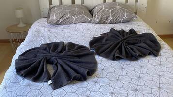 4 bedrooms, iron/ironing board, travel crib, free WiFi