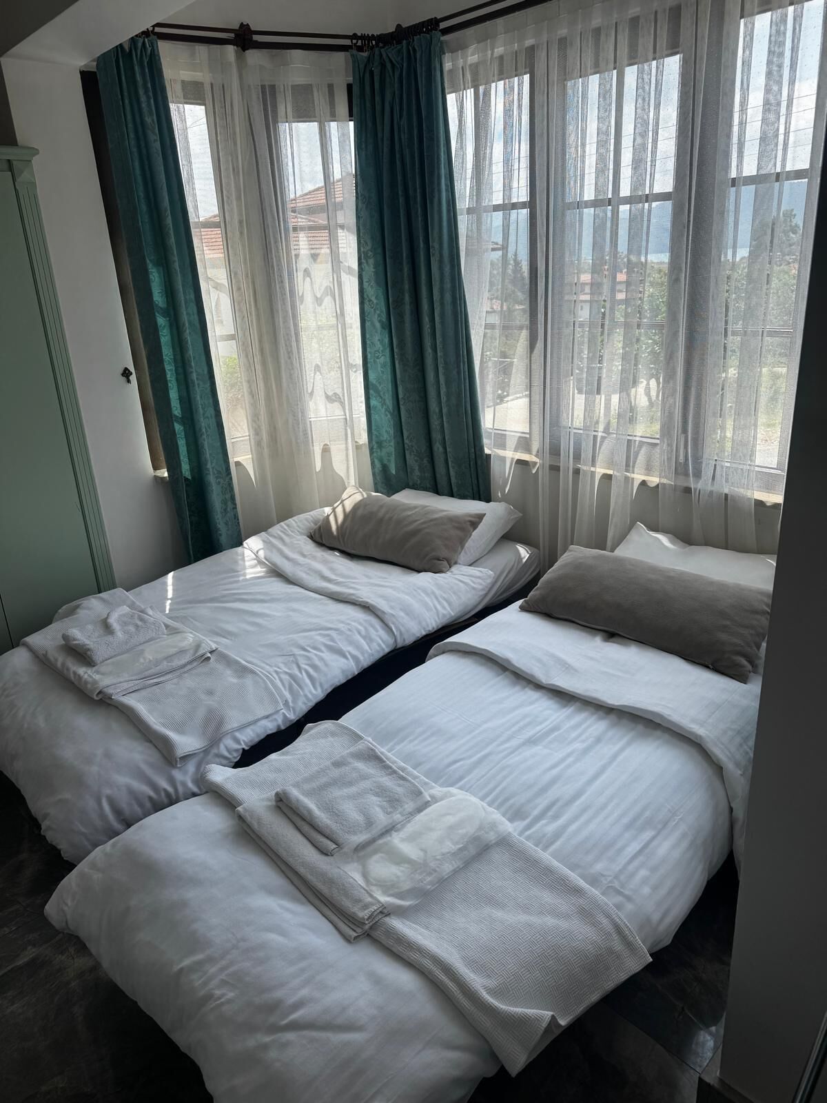 superior room | extra beds