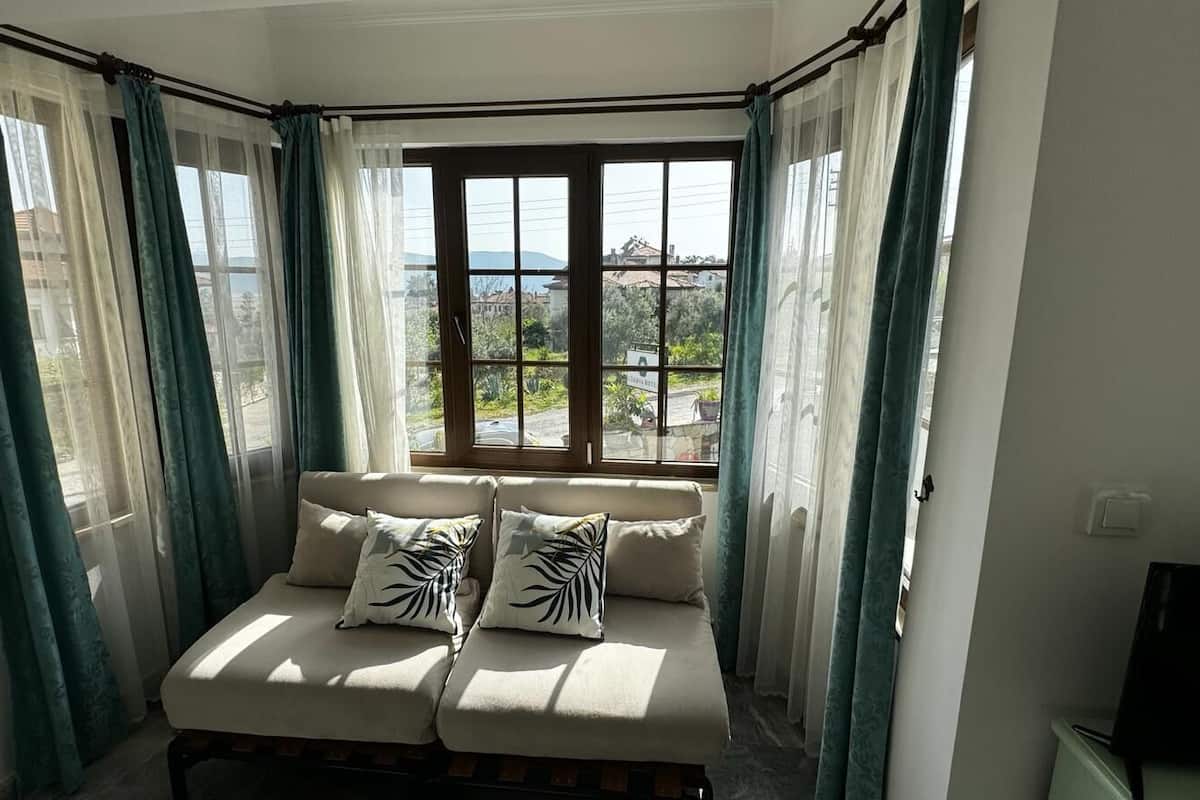 superior room | 1 bedroom, premium bedding, minibar, desk