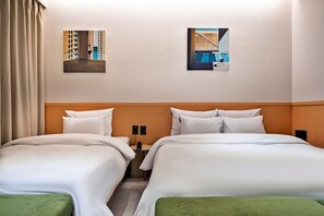 Habitación familiar con 2 camas individuales | Sábanas de algodón egipcio, ropa de cama de alta calidad, escritorio