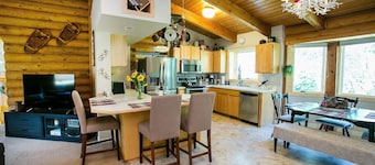 Nederland Getaway 4 Bedroom Home by RedAwning