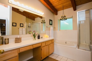 Huis, 4 slaapkamers | Badkamer | Handdoeken, shampoo