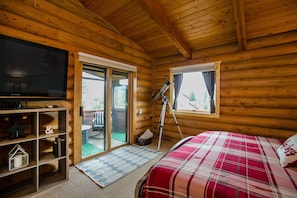 Talo, 4 makuuhuonetta | 4 makuuhuonetta, kannettavalle tietokoneelle sopiva työtila