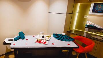 Dampbad, deep tissue-massage, svensk massage