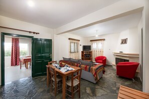 House | In-room dining