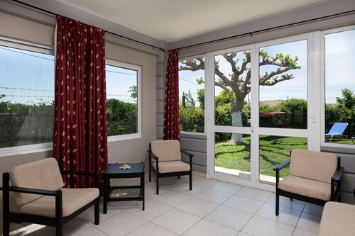 Petrakis Maisonette Near The Sea