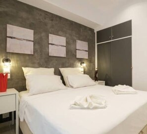 Apartment | 1 bedroom, desk, iron/ironing board, free WiFi - Wonderful Renovated Studio In Thisio (Athens)
