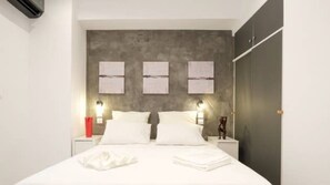 Apartment | 1 bedroom, desk, iron/ironing board, free WiFi - Wonderful Renovated Studio In Thisio (Athens)
