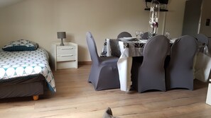 2 soverom, strykejern/-brett, wi-fi og sengetøy