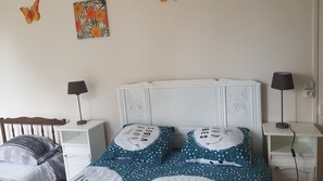 2 habitaciones, tabla de planchar con plancha, wifi y ropa de cama 