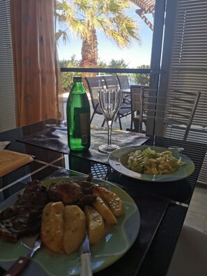 公寓 | 房內用餐區