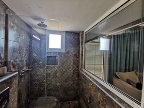 アパートメント | バスルーム | ヘアドライヤー、タオル、石鹸、シャンプー