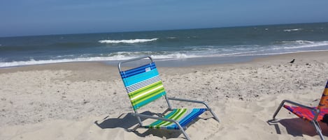 Una spiaggia nelle vicinanze