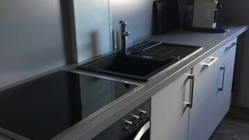 Micro-ondes, four, plaque de cuisson, lave-vaisselle