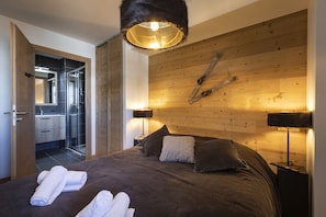 Apartment (Appartement 2 pièces cabine) | Individuell dekoriert, individuell eingerichtet, Schreibtisch