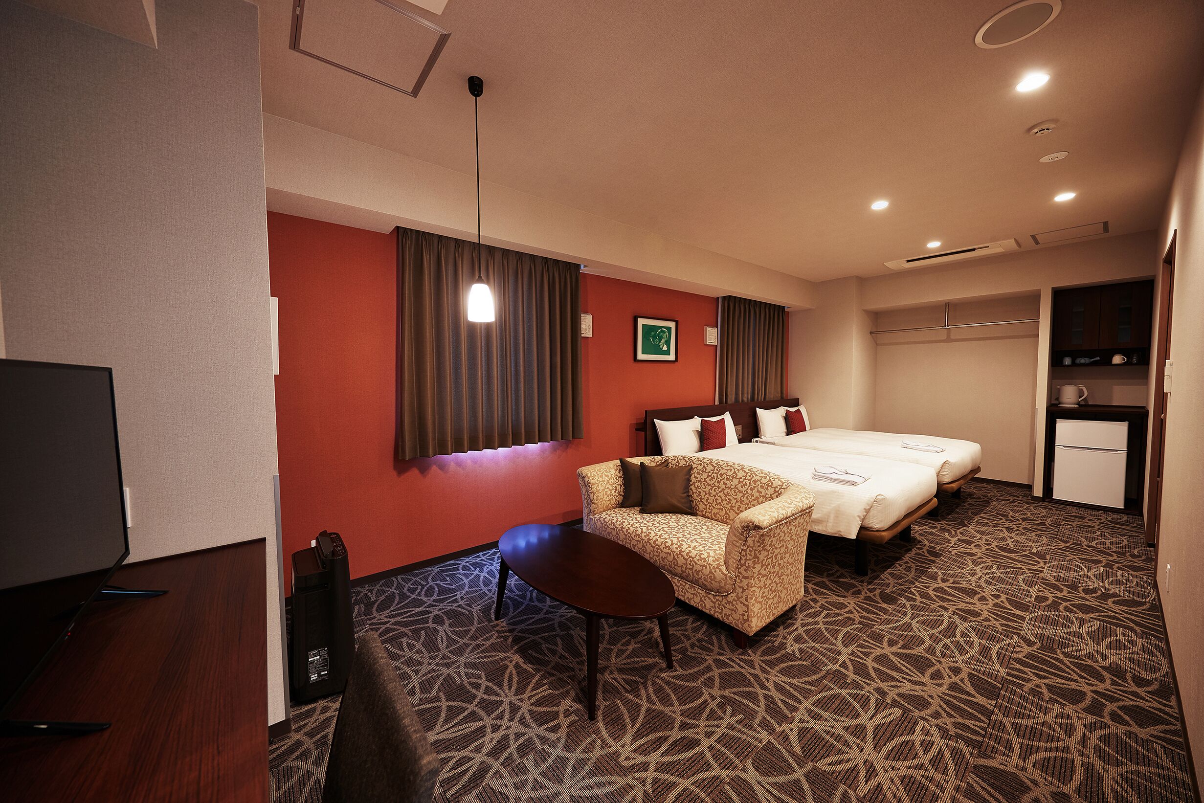 barrier-free room | 1 bedroom, down duvets, desk, laptop workspace