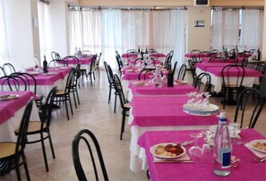Daily buffet breakfast for a fee - Hotel Jupiter (Cattolica)