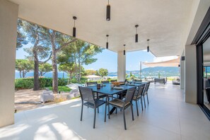 Outdoor dining - VILLA GIGARO SEA VIEW NEAR BEACHES (La Croix-Valmer)