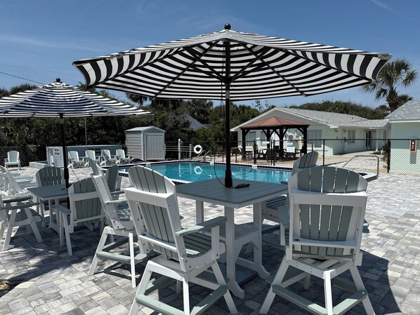 Terrace/patio - Ocean Eleven Suites (New Smyrna Beach)