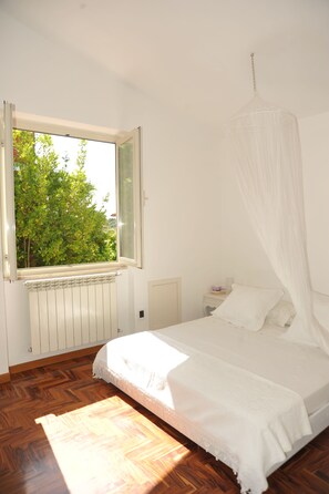 3 Schlafzimmer, Bügeleisen/Bügelbrett, Bettwäsche