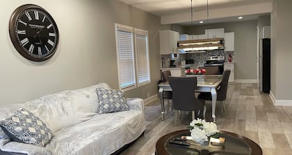 Luxurious Home in the Heart of Niagara Falls