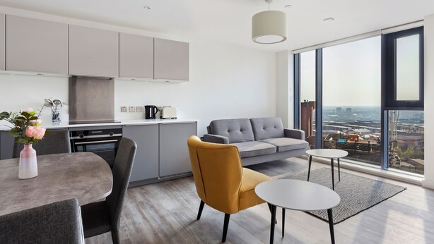 In-room dining - Modern and Stylish 1 Bed Flat in New Building (Birmingham)