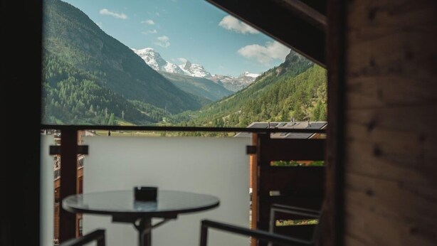 Dining - Matterhorn Inn (Taesch)