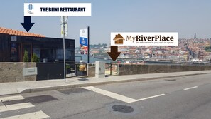 Exterior - MyriverPlace N.1 - Riverfront Apartment with breathtaking views (Vila Nova de Gaia)