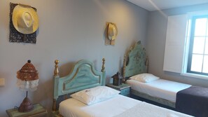 2 bedrooms, iron/ironing board, travel cot, WiFi