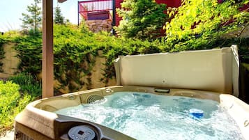 Baignoire à remous extérieure